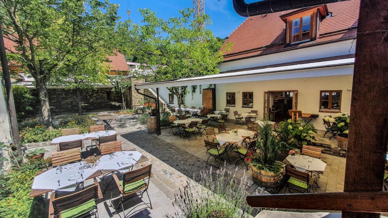 Weinhaus Nigl - Hotel, Restaurant Und Spa 山夫顿堡 外观 照片