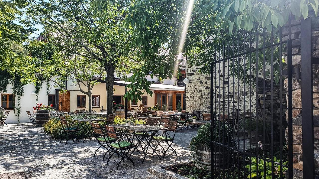 Weinhaus Nigl - Hotel, Restaurant Und Spa 山夫顿堡 外观 照片