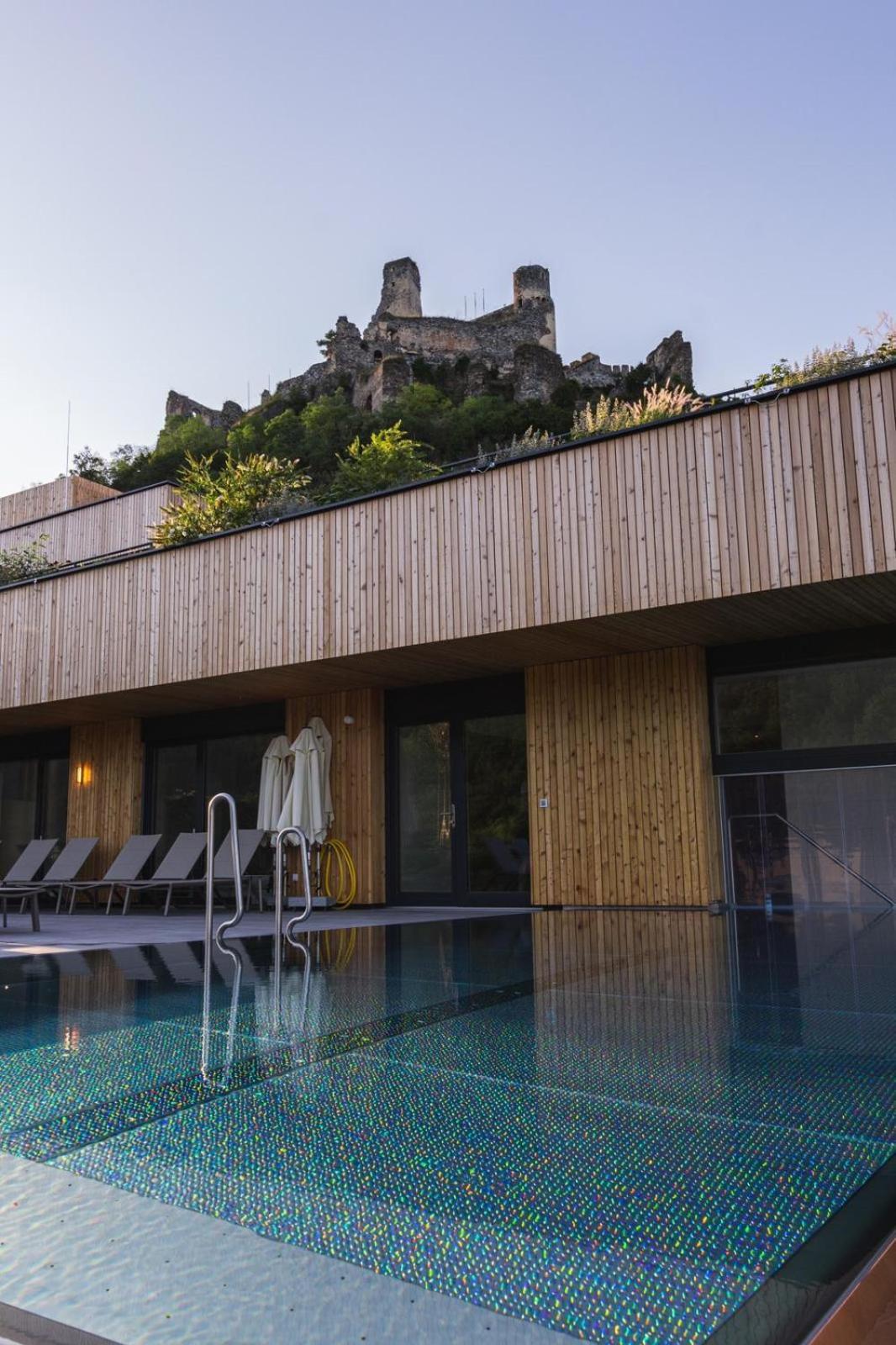 Weinhaus Nigl - Hotel, Restaurant Und Spa 山夫顿堡 外观 照片