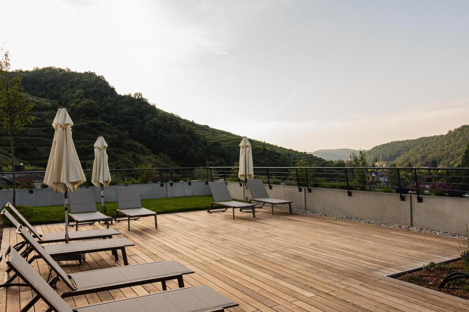 Weinhaus Nigl - Hotel, Restaurant Und Spa 山夫顿堡 外观 照片