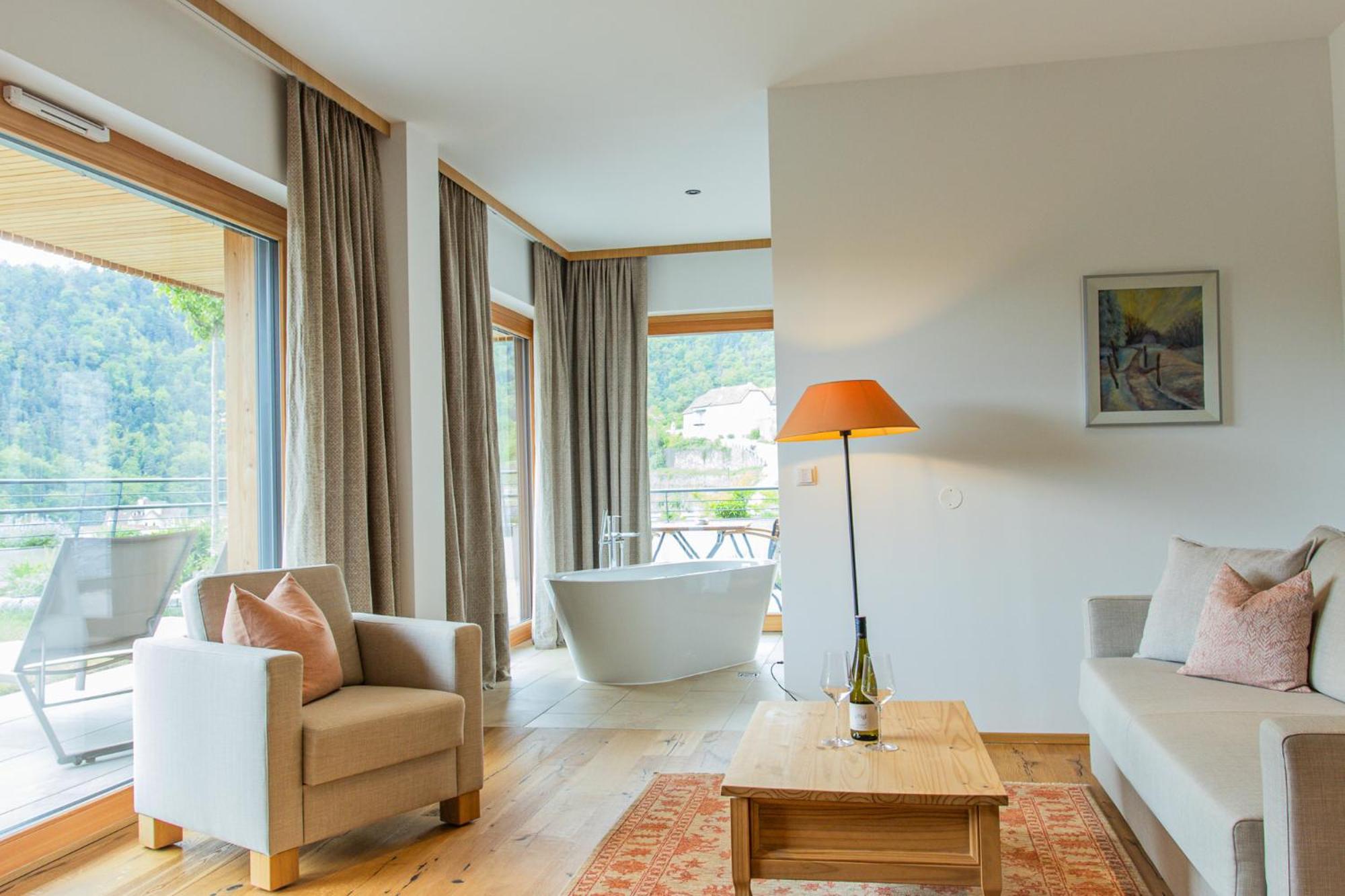 Weinhaus Nigl - Hotel, Restaurant Und Spa 山夫顿堡 外观 照片