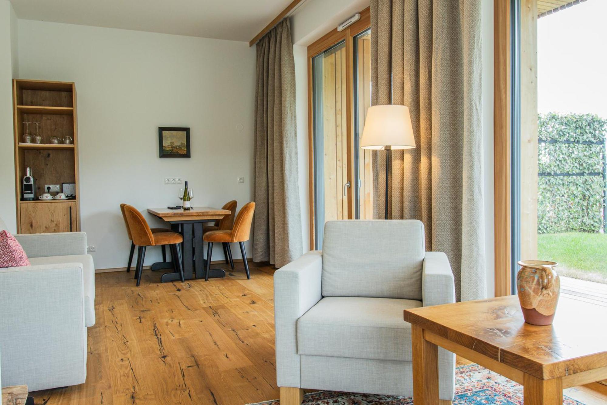 Weinhaus Nigl - Hotel, Restaurant Und Spa 山夫顿堡 外观 照片