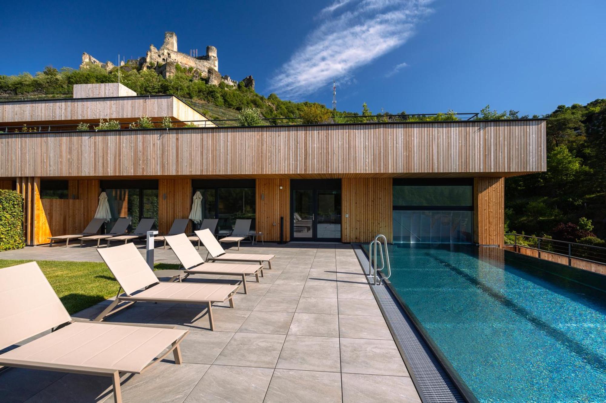 Weinhaus Nigl - Hotel, Restaurant Und Spa 山夫顿堡 外观 照片